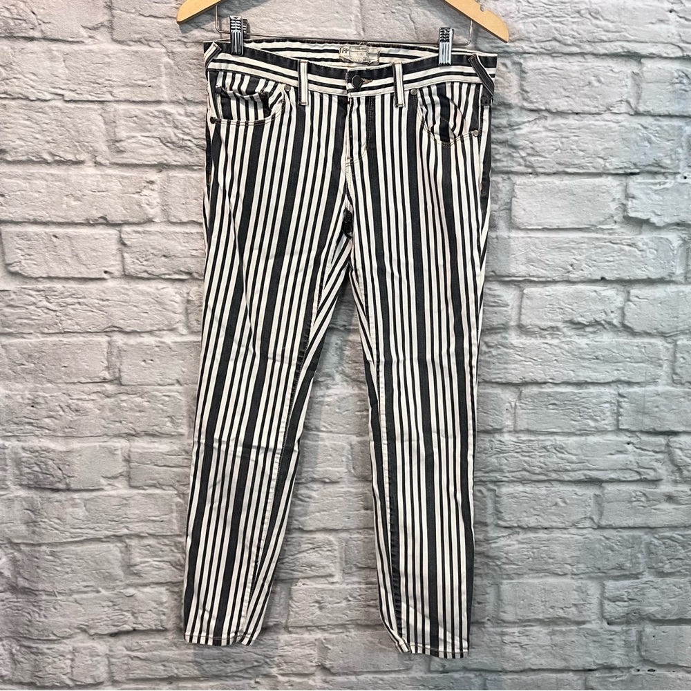 Free People Womens Size 28” Mid Rise Skinny White Striped Denim Blue Jeans #8130